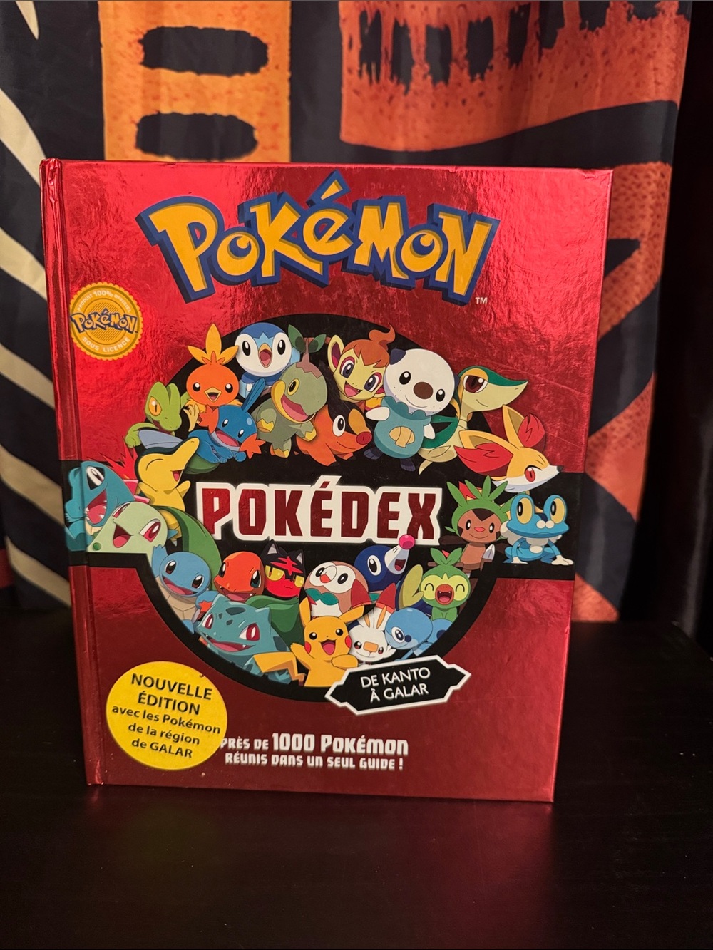 Pokémon Pokédex Hardcover Book - Red Metallic Cover - French